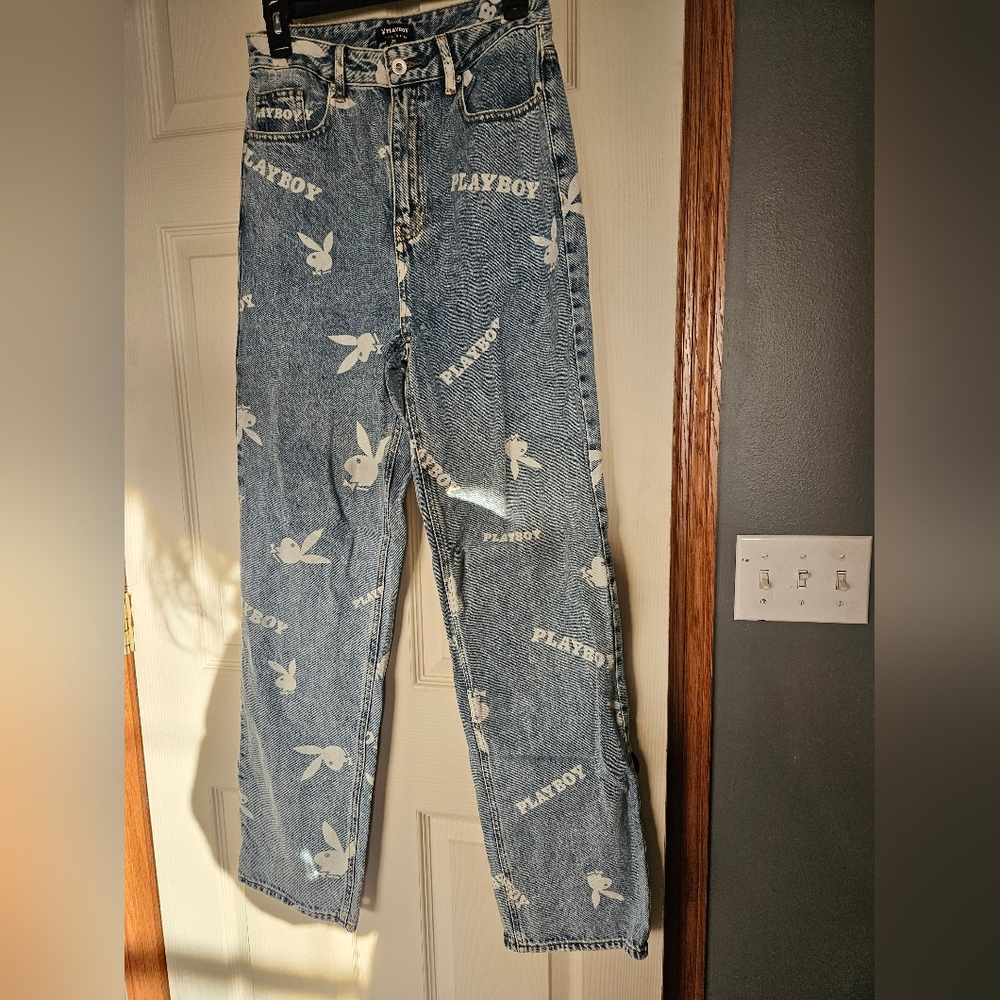 PLAYBOY by Pacsun jeans. 28x30. 90s high rise boyfriend bunny print logo.
